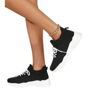 Black Mesh Breathable Casual Lightweight Sneakers w White Speckled Soles Size 9